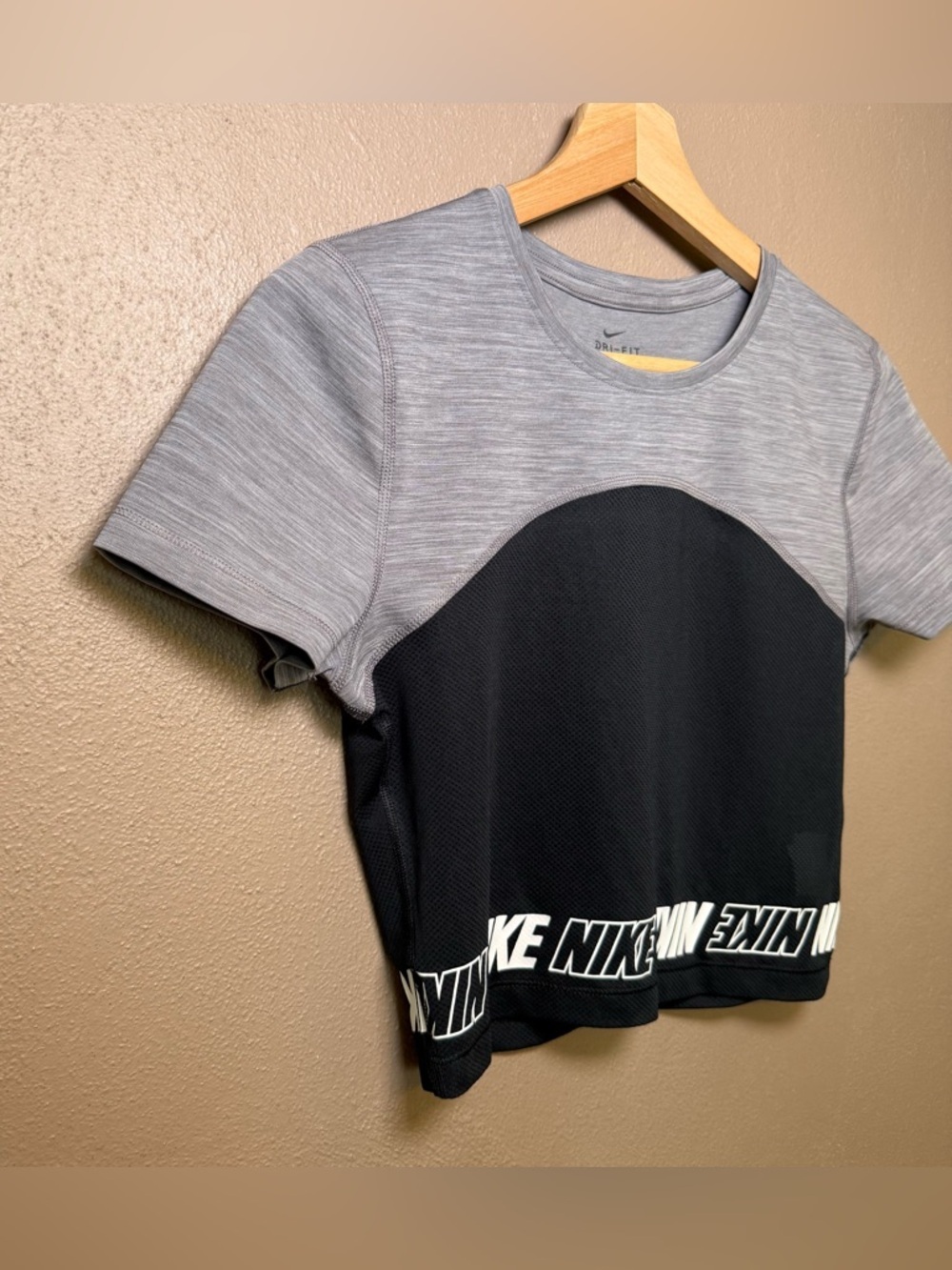 Nike Women's Pro Short Sleeve Crop Top - Gunsmoke/Heather Size Small - Picture 3 of 15